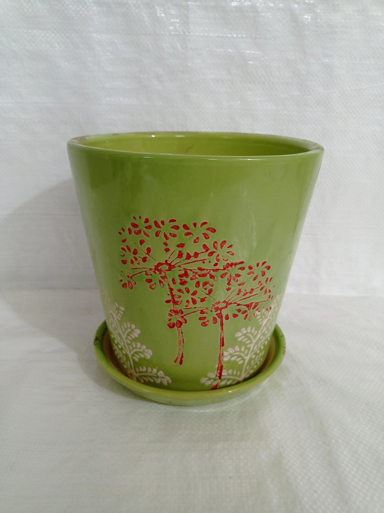 CGASPL Big Painted Fancy Parrot Green Round Ceramic Pot 3 CGASPL Big Painted Fancy Parrot Green Round Ceramic Pot