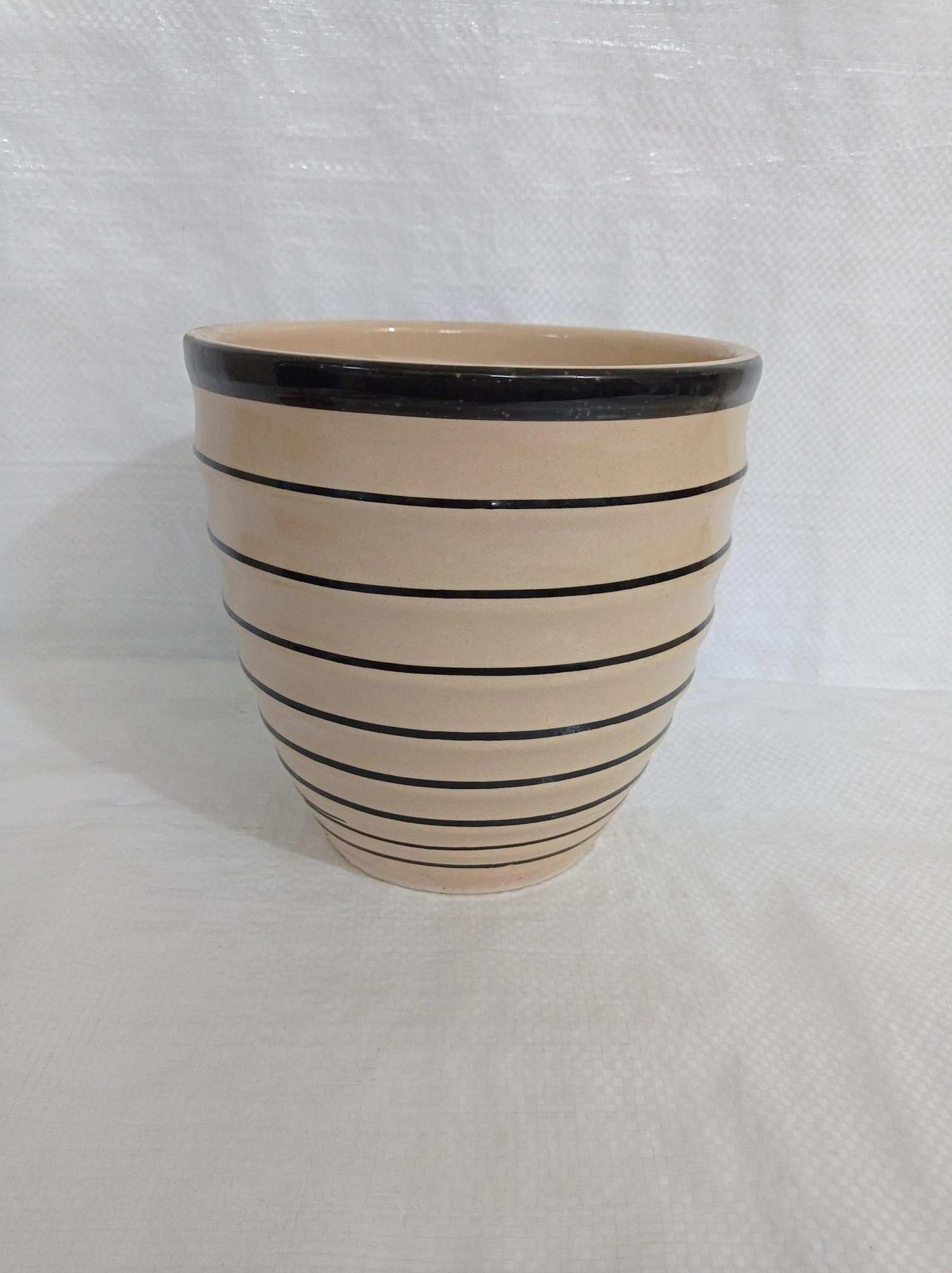 CGASPL Big Fancy Black-Cream Color Round Ceramic Pot Pot-Planters 4 CGASPL Big Fancy Black-Cream Color Round Ceramic Pot Pot-Planters