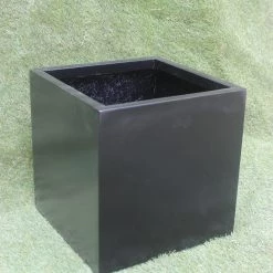 CGASPL Cubeto Glossy Black Fiber Planter