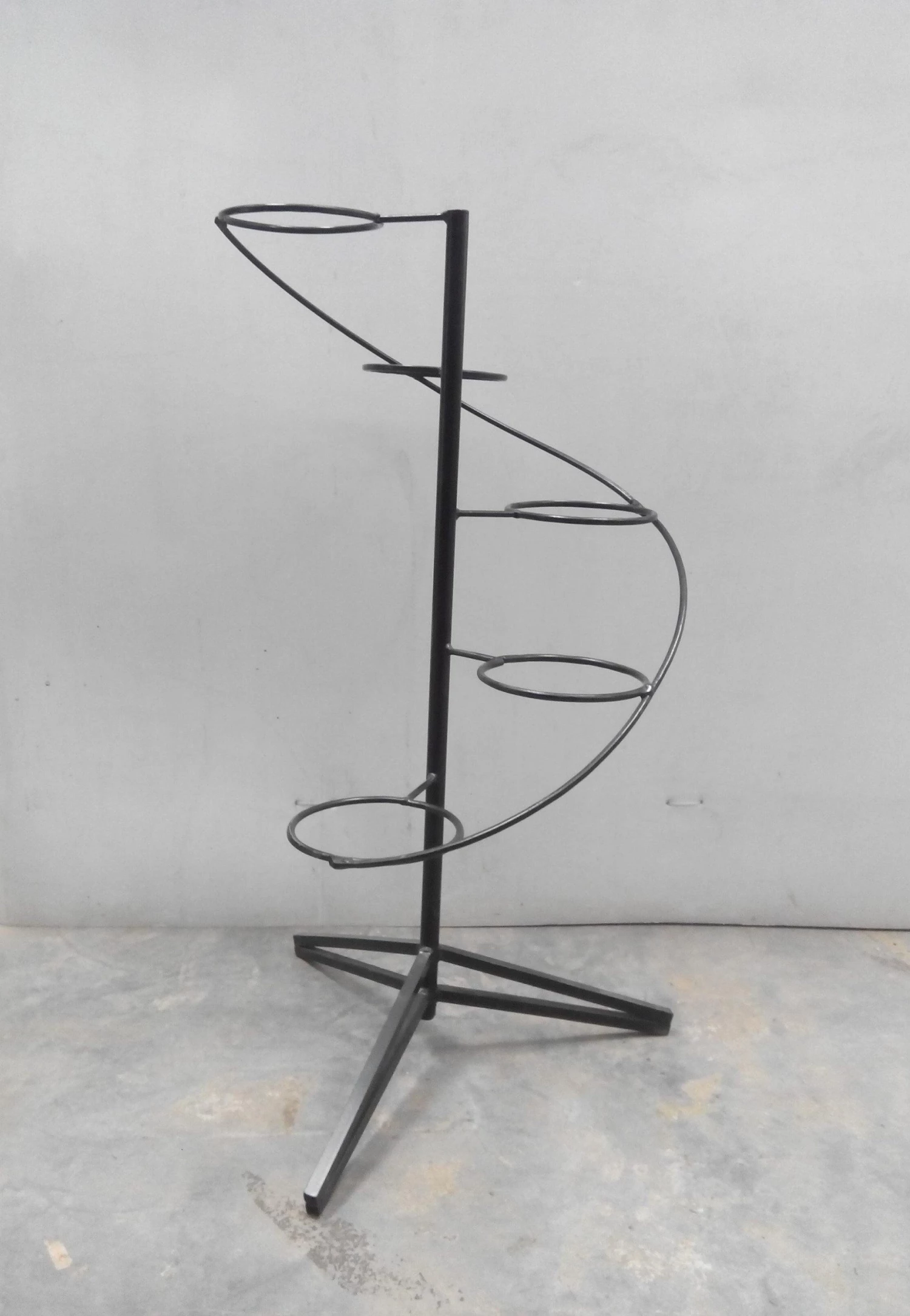 CGASPL Pot-Planters 5 Pot Spiral (Ring) Pot Stand 4 CGASPL Pot-Planters 5 Pot Spiral (Ring) Pot Stand