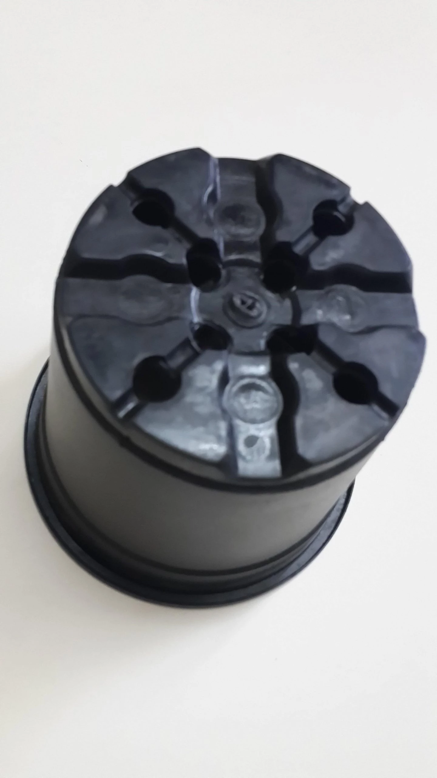 CGASPL Round Pots 10" Flower Pot Black Colour Sunrise Series (26 Cm) 5 CGASPL Round Pots 10" Flower Pot Black Colour Sunrise Series (26 Cm)